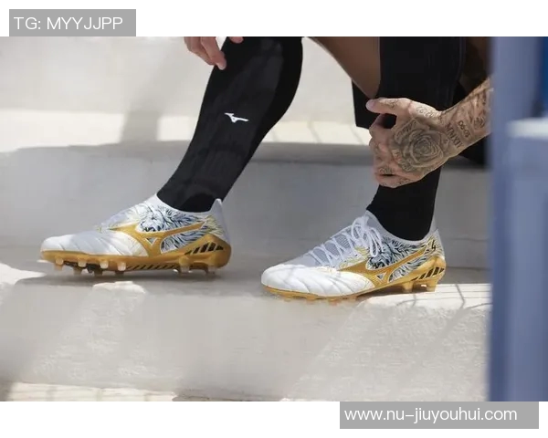 球星穿着美津浓足球鞋的亮眼表现与背后故事揭秘